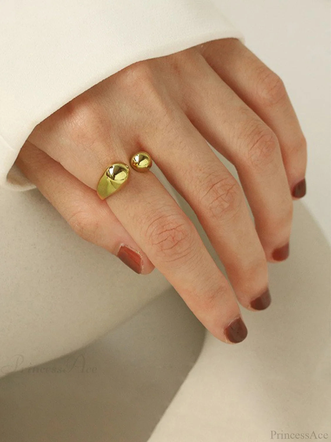 Eli Charming Ring Gold / One Size Rings