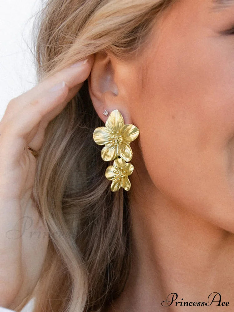 Fashionable Charming Flower-Shaped Earrings Gold / One Size