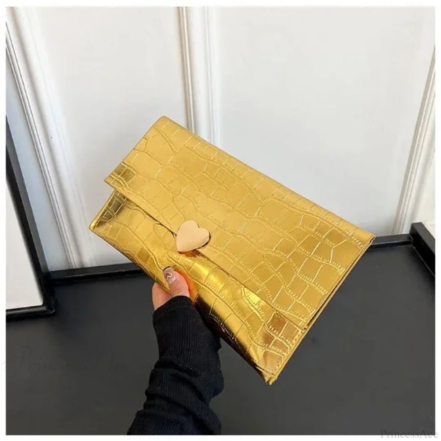 Golden Evening Banquet Clutch Wristlet 29X16cm / Gold wristlet-250126