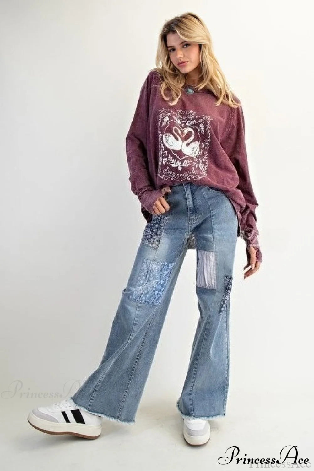 High Waisted Appliqué Straight Leg Jeans