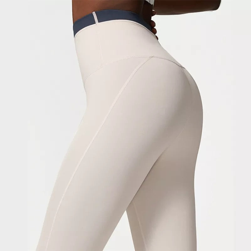 Peyton Sports Bra And Graceful Leggings Set Milk White