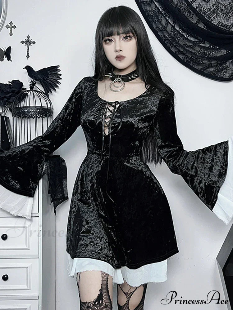 Lace Up Velvet Queen Renaissance Medieval Witch Vintage Cosplay Party Costume Dress Black / S