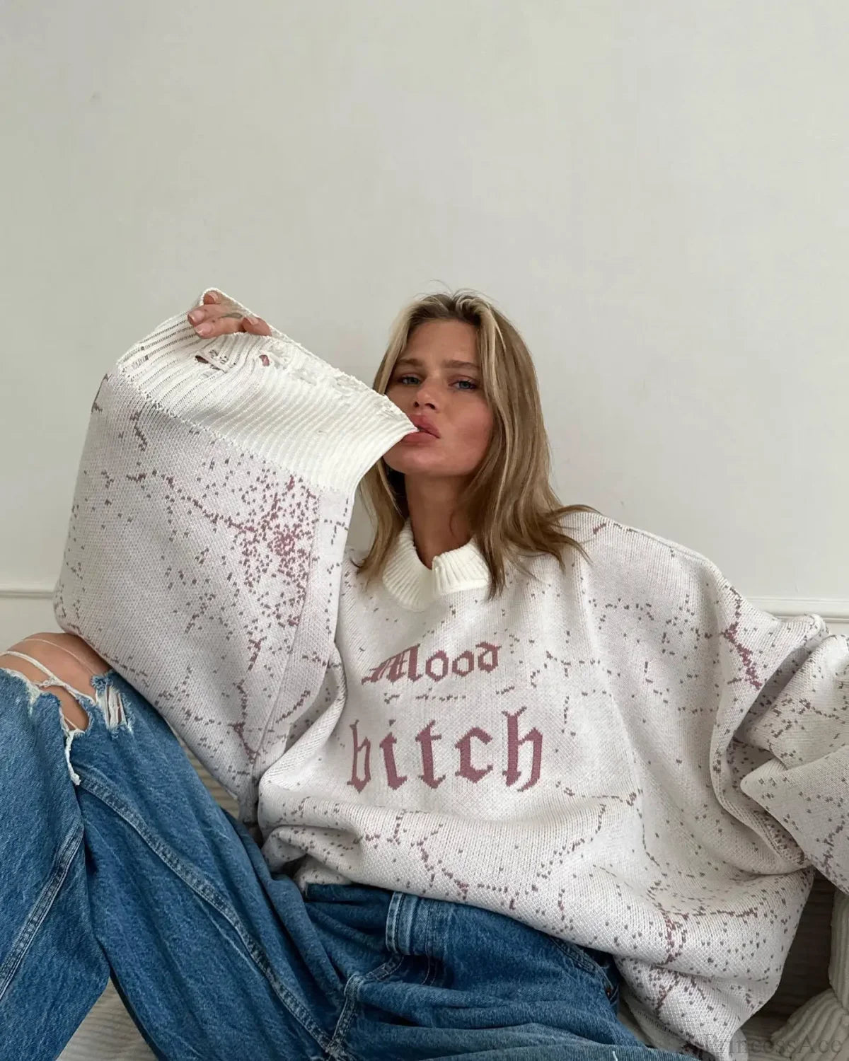 Letter Embroidery Lazy Style Sweater White / One Size