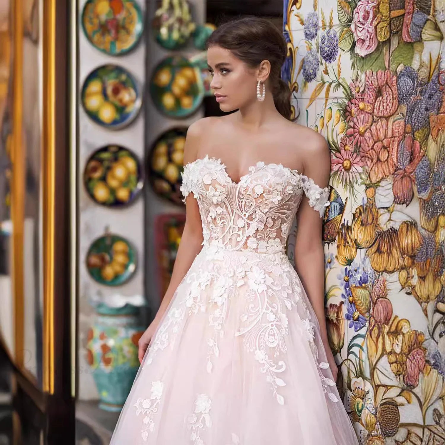 Lightweight Lace Long Train Wedding Dress weddingdress-250223