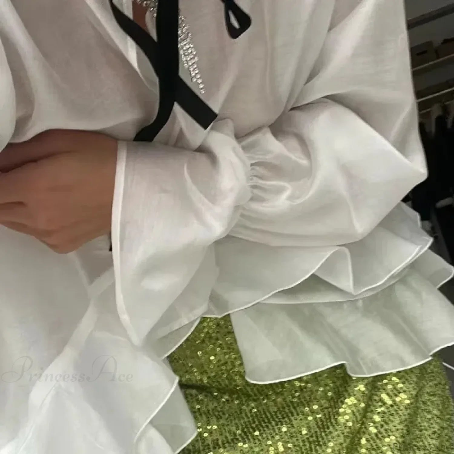 Loose White Ruffled Blouse blouse-250223