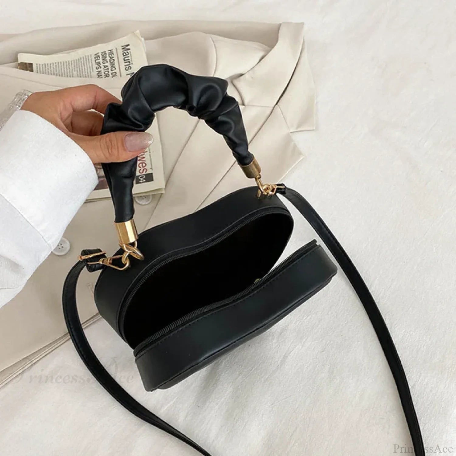 Luxury Quilted PU Leather Heart Crossbody crossbody-250126