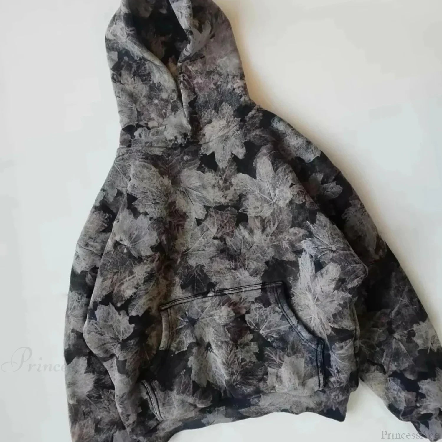 Maple Leaf Graphic Pullover Hoodie