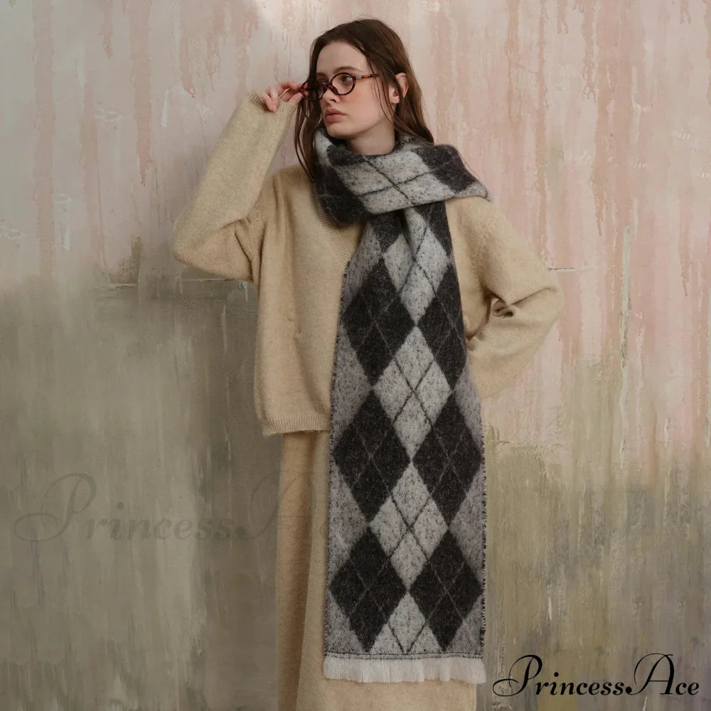 New Retro Argyle Jacquard Plaid Warm Neck Scarf For Autumn Winter 2024 Black And White / L210Cm