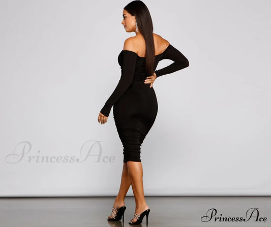 Penelope Off-The-Shoulder Stylish Ruched Midi Dress S.o. Short Dresses