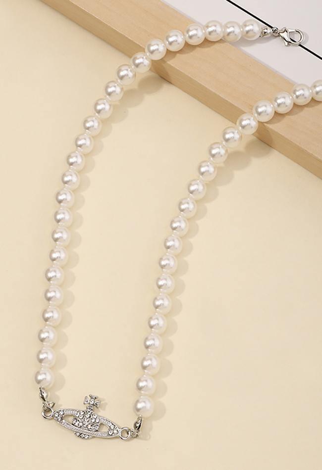 Planet Detail Graceful Faux Pearl Necklace