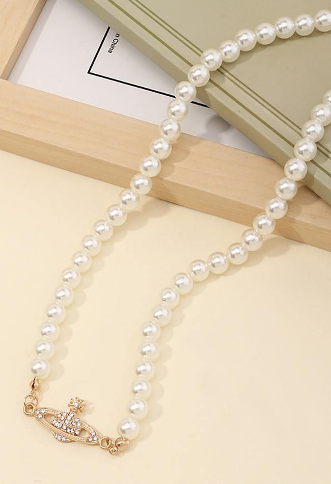 Planet Detail Graceful Faux Pearl Necklace