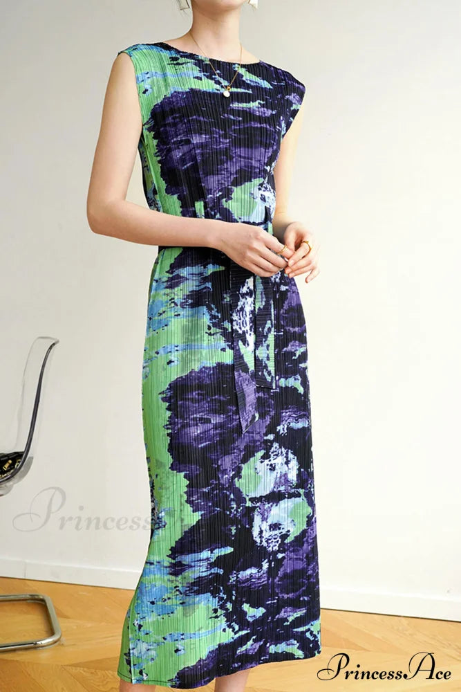 Printed Sleeveless Dress With Side Slit And Full Pleats Midi Dresses