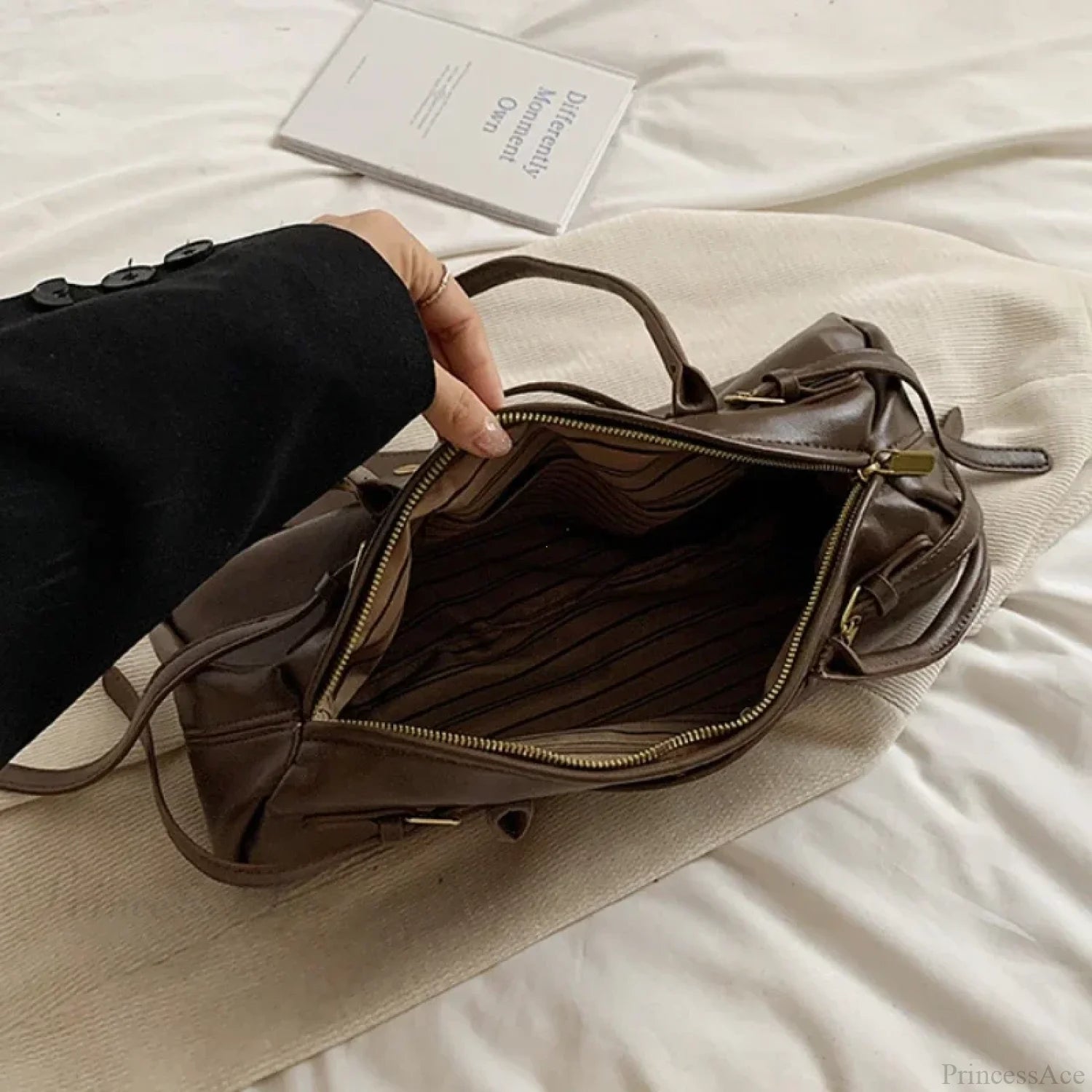 PU Leather Buckle Fashion Shoulder Bag shoulder-250126