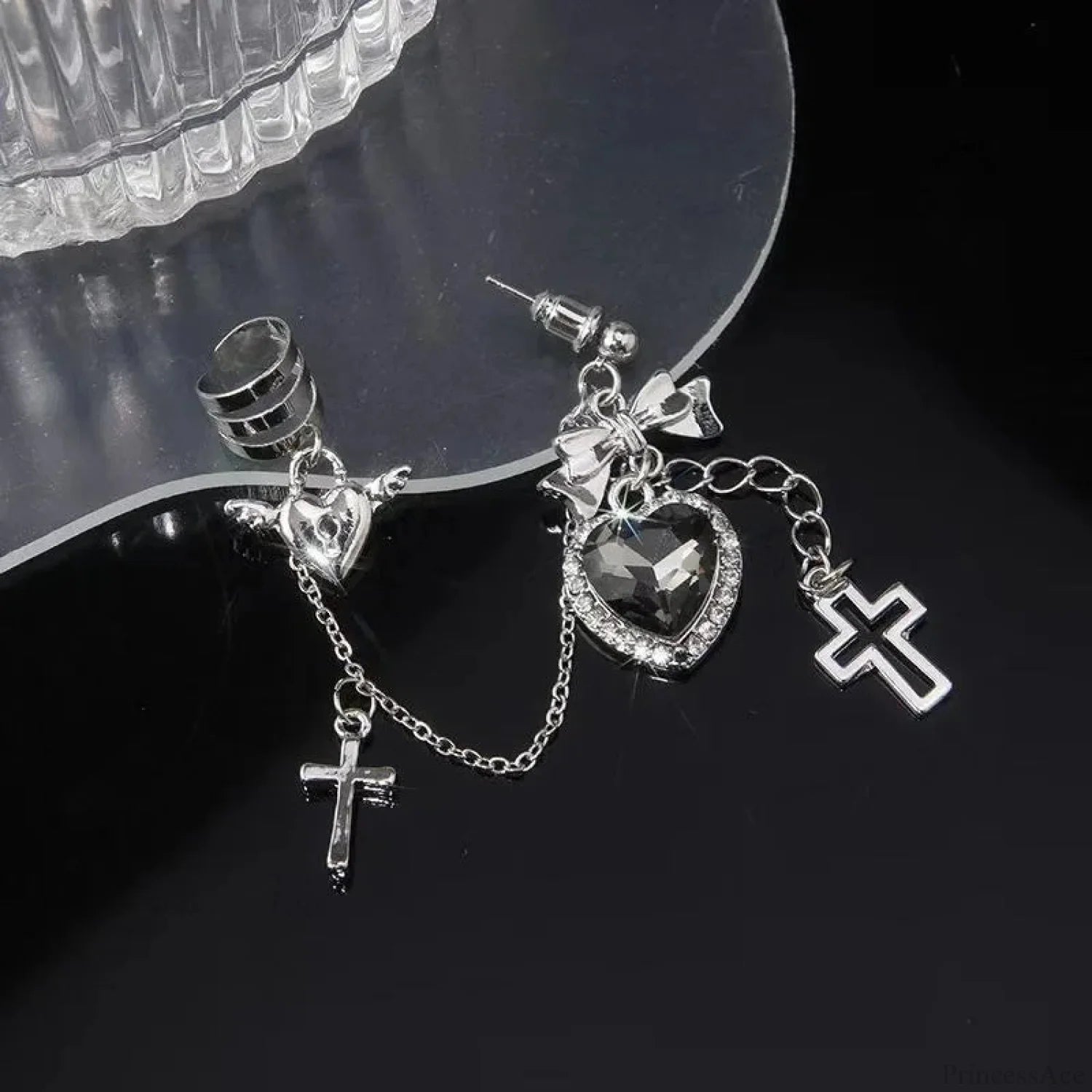 Rebel Antique Metal Cross Dark Heart Earring sliver2