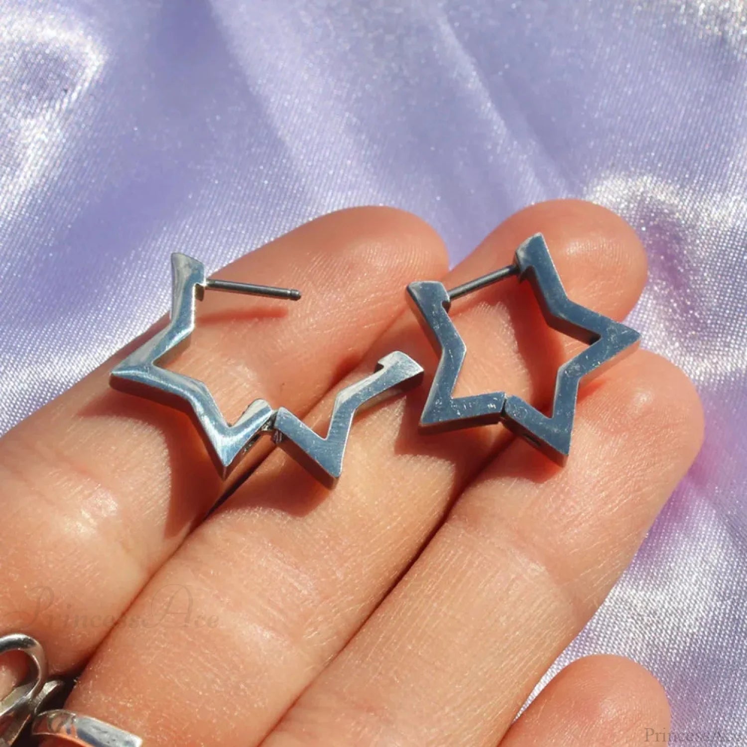 Rebel Celestial Cross Silver Empty Heart Earring color19 / CHINA