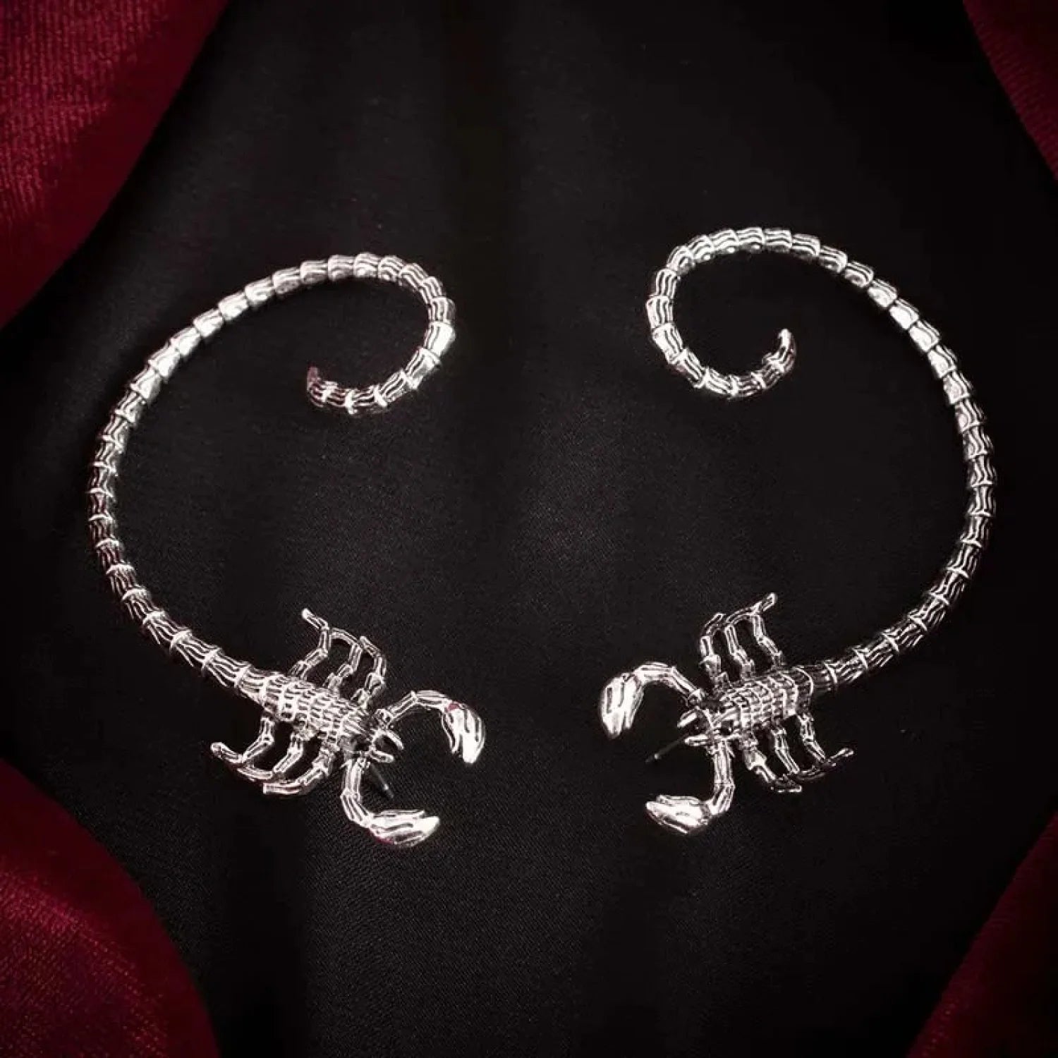 Rebellious Dark Scorpion Metallic Serpent Clip Earring sliver