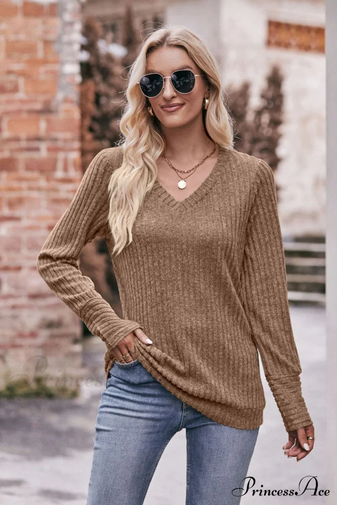 Ribbed Long Arm V-Neck Top