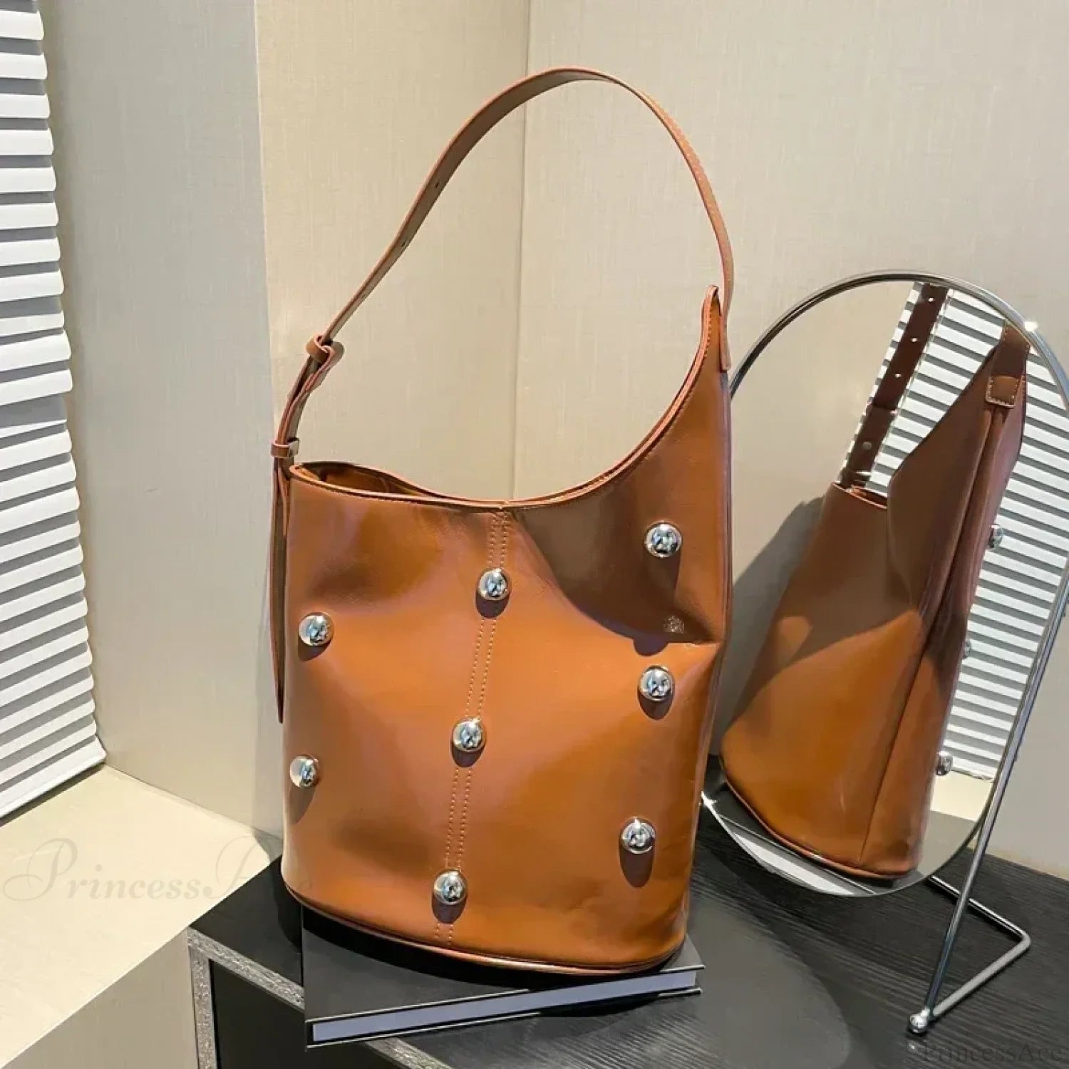 Rivet PU Bucket Shoulder Bag 2025 shoulder-250126