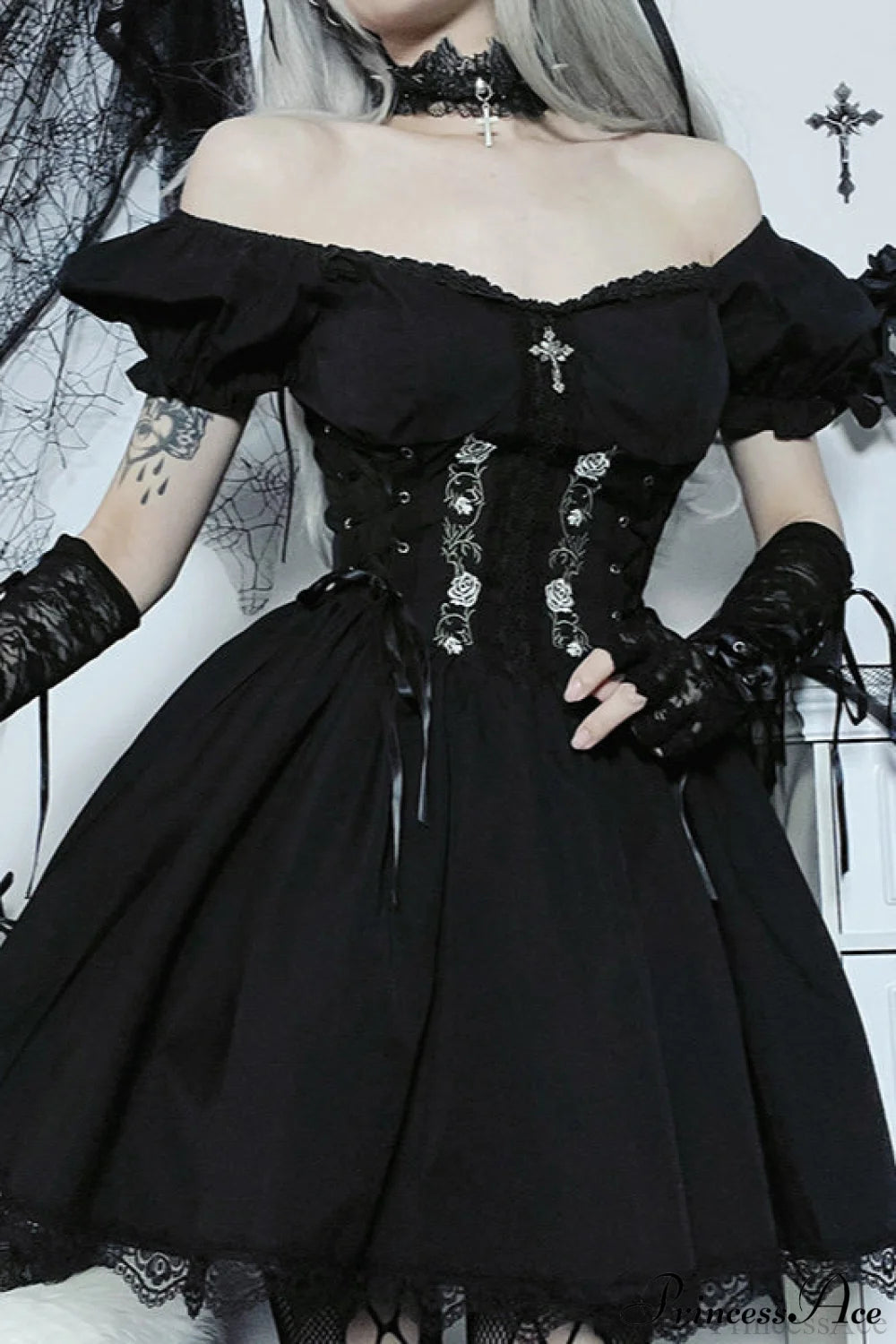 Rose Lace A-Line Gothic Dress Black / S