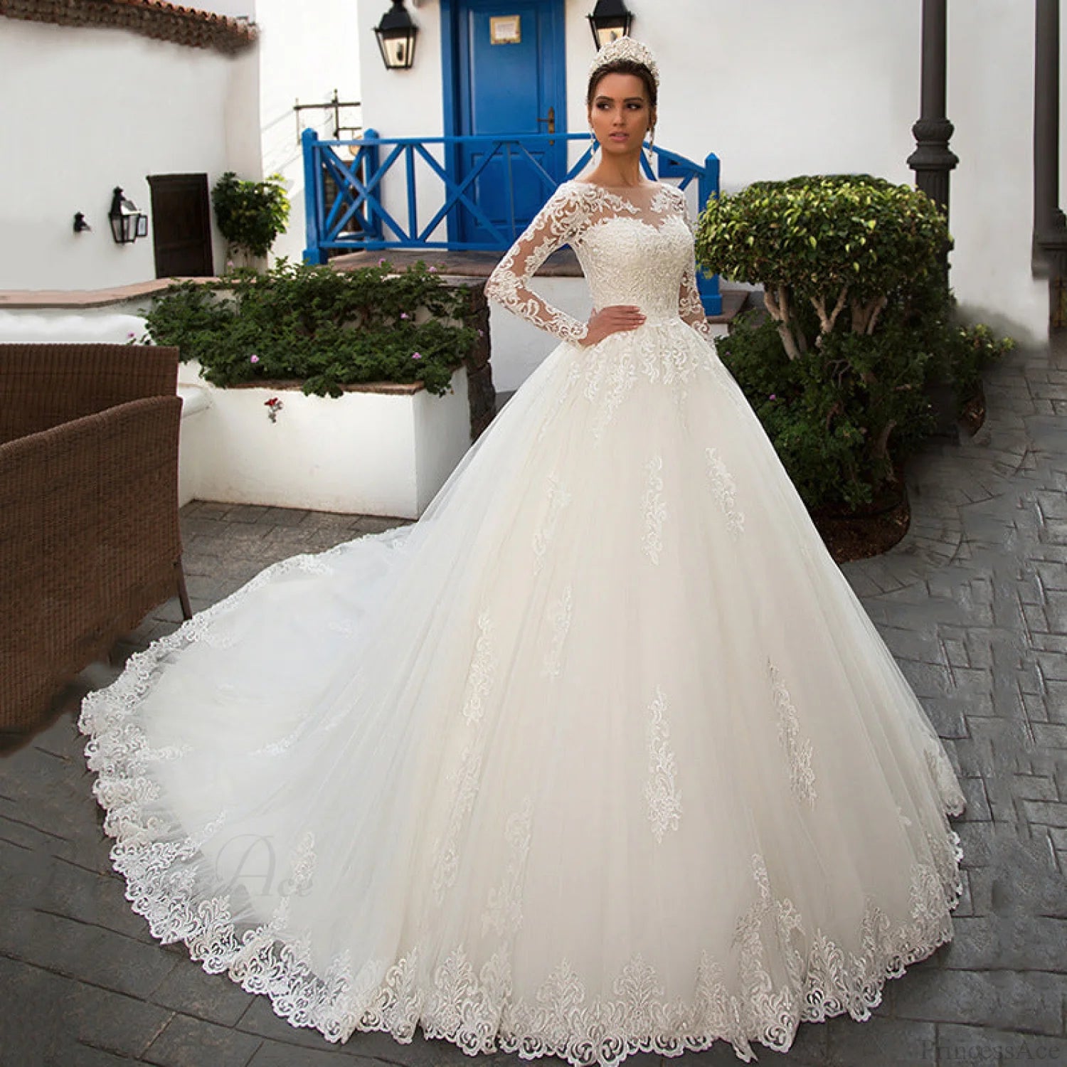 Round Neck Long Sleeve Lace Wedding Dress White / 2 weddingdress-250223