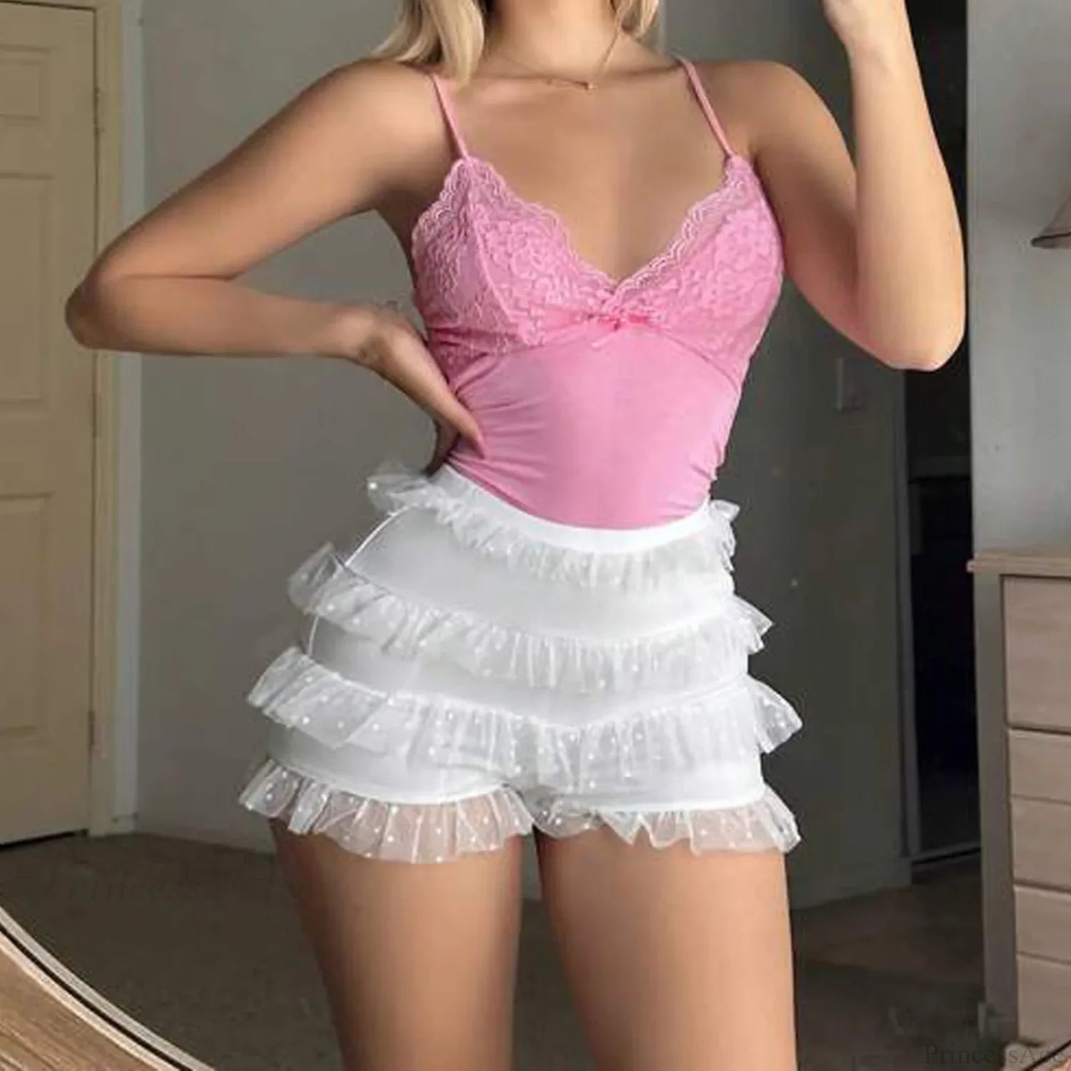 Ruffle Frilly Lace High-Waist Short White / S short-250223