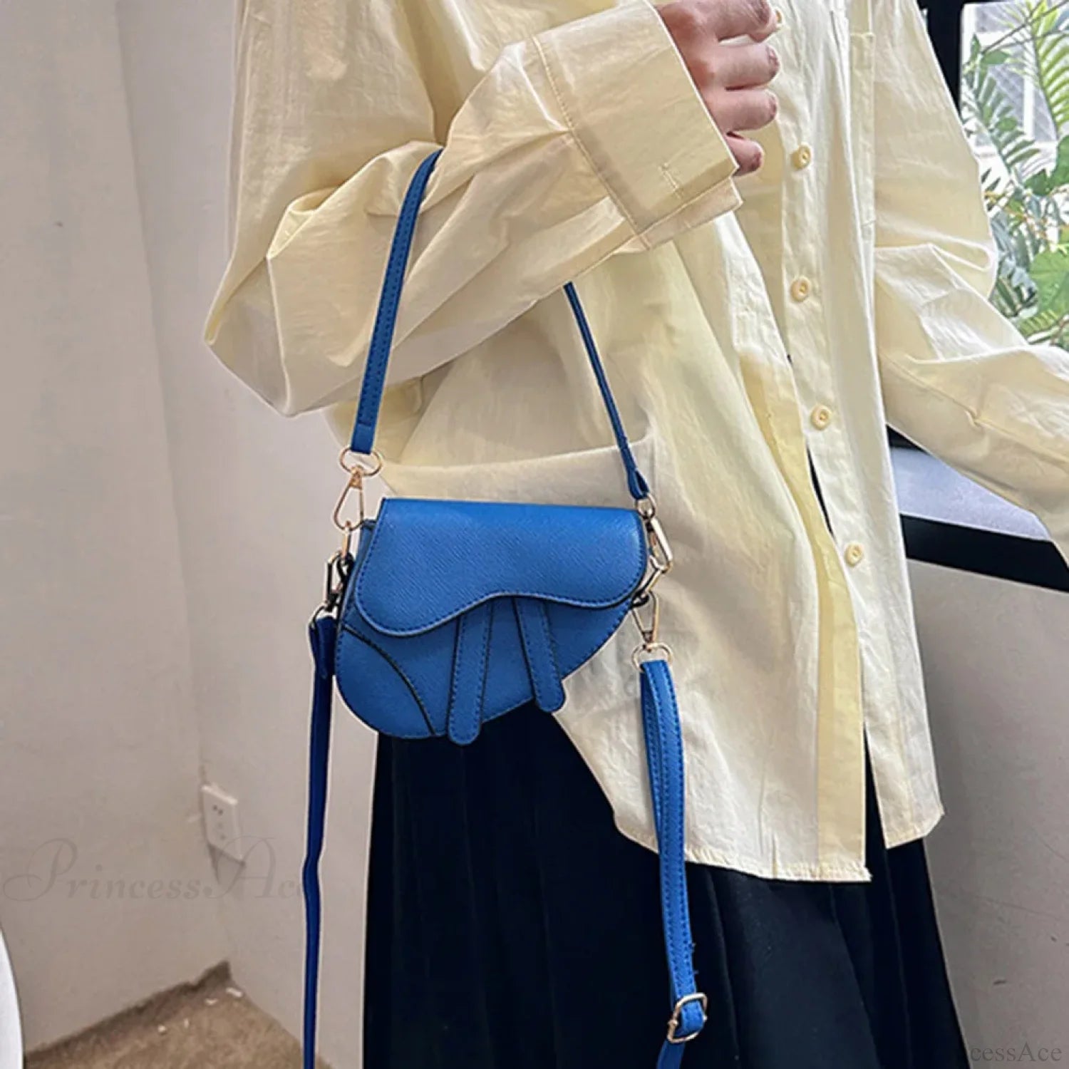 Saddle Messenger Leather Crossbody Shoulder Handbag handbag-250126