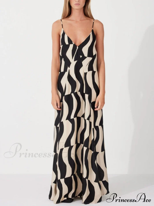 Scooped Back Relaxed Charming Fit Style Maxi Dress Black / S Dresses