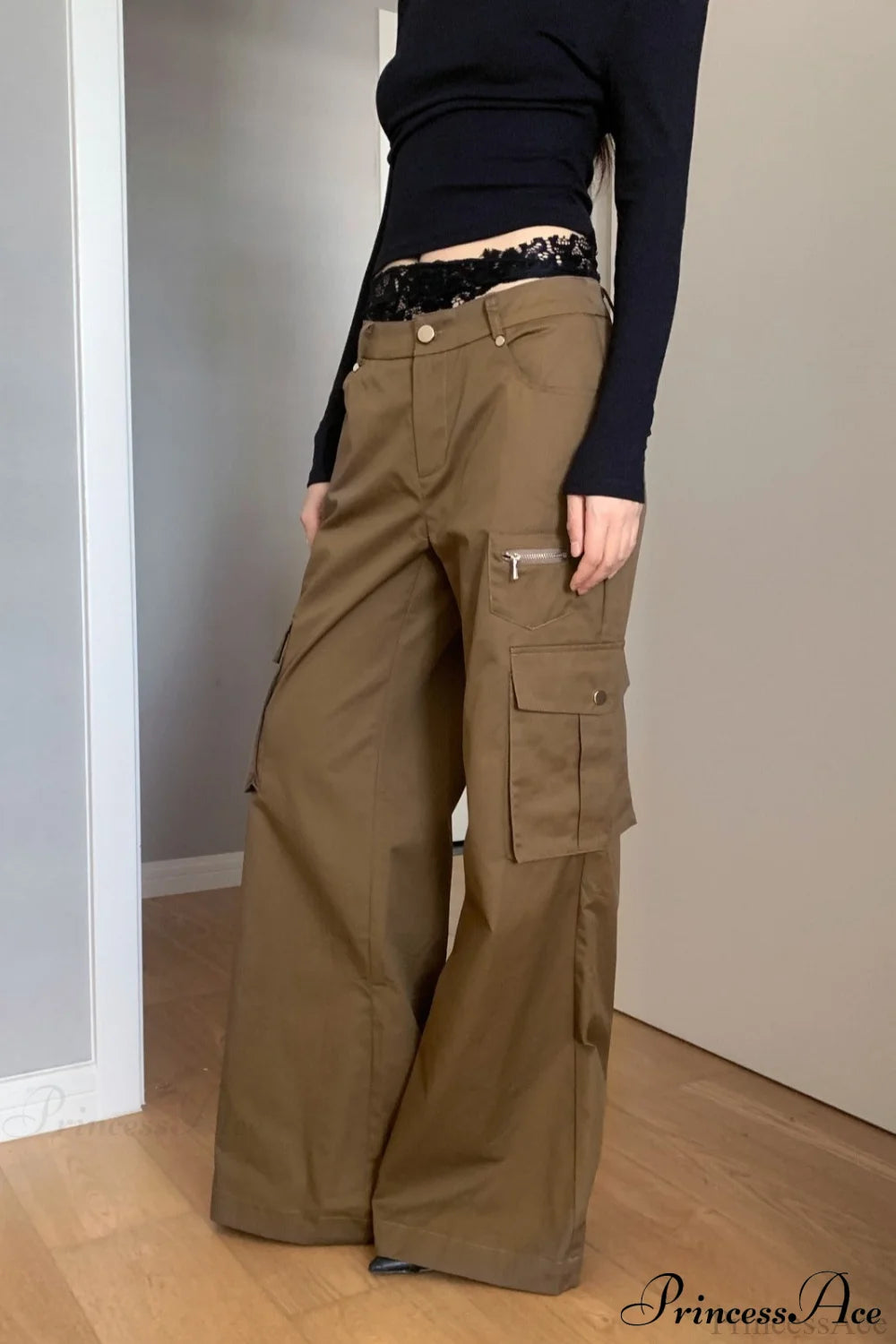Straight-Leg Multi-Pocket High-Waisted Cargo Pants Coffee / S