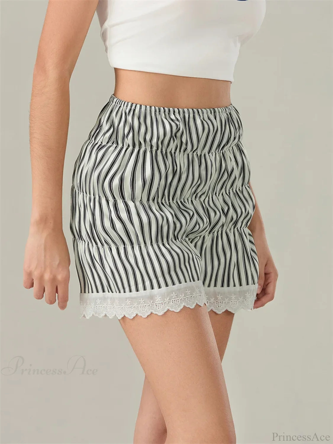 Striped Lace Lantern Ruched Short short-250223
