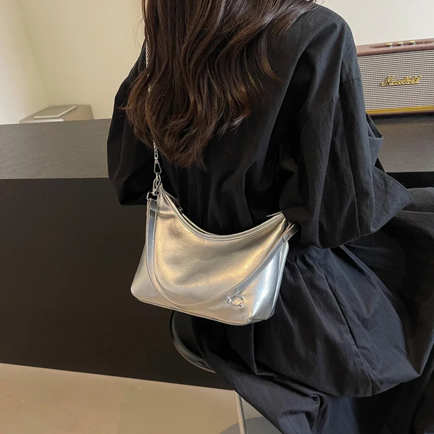 Stylish PU Crossbody Bag with Zipper shoulder-250126