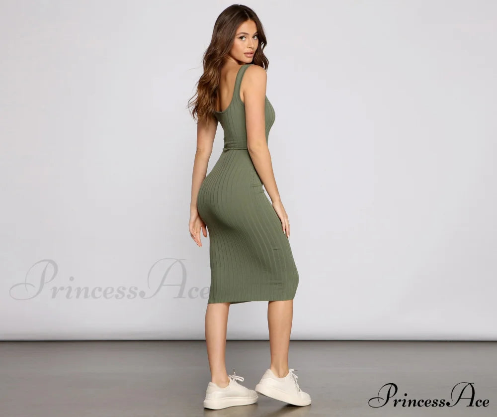 Taking The Plunge Charming Scoop Neck Midi Dress Sweaters-L