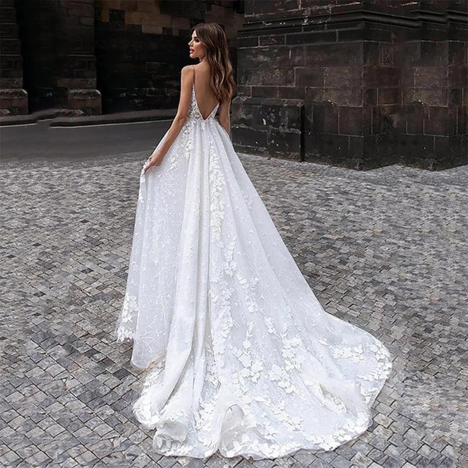 V-Neck Mermaid Sheer Tulle Wedding Dress White / 2 weddingdress-250223